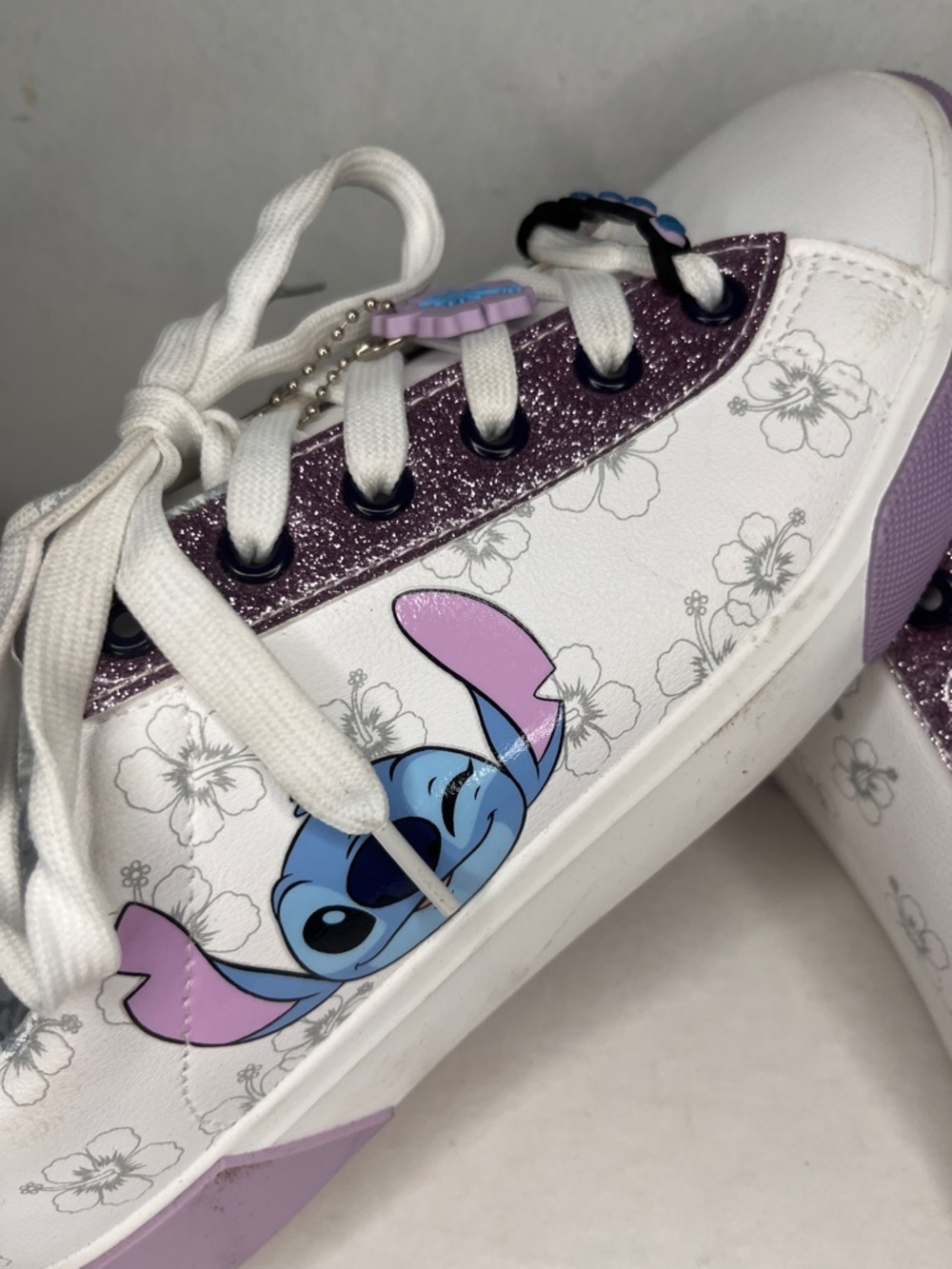 Disney Stitch Women's Sneaker nwot - Picture 9 of 11